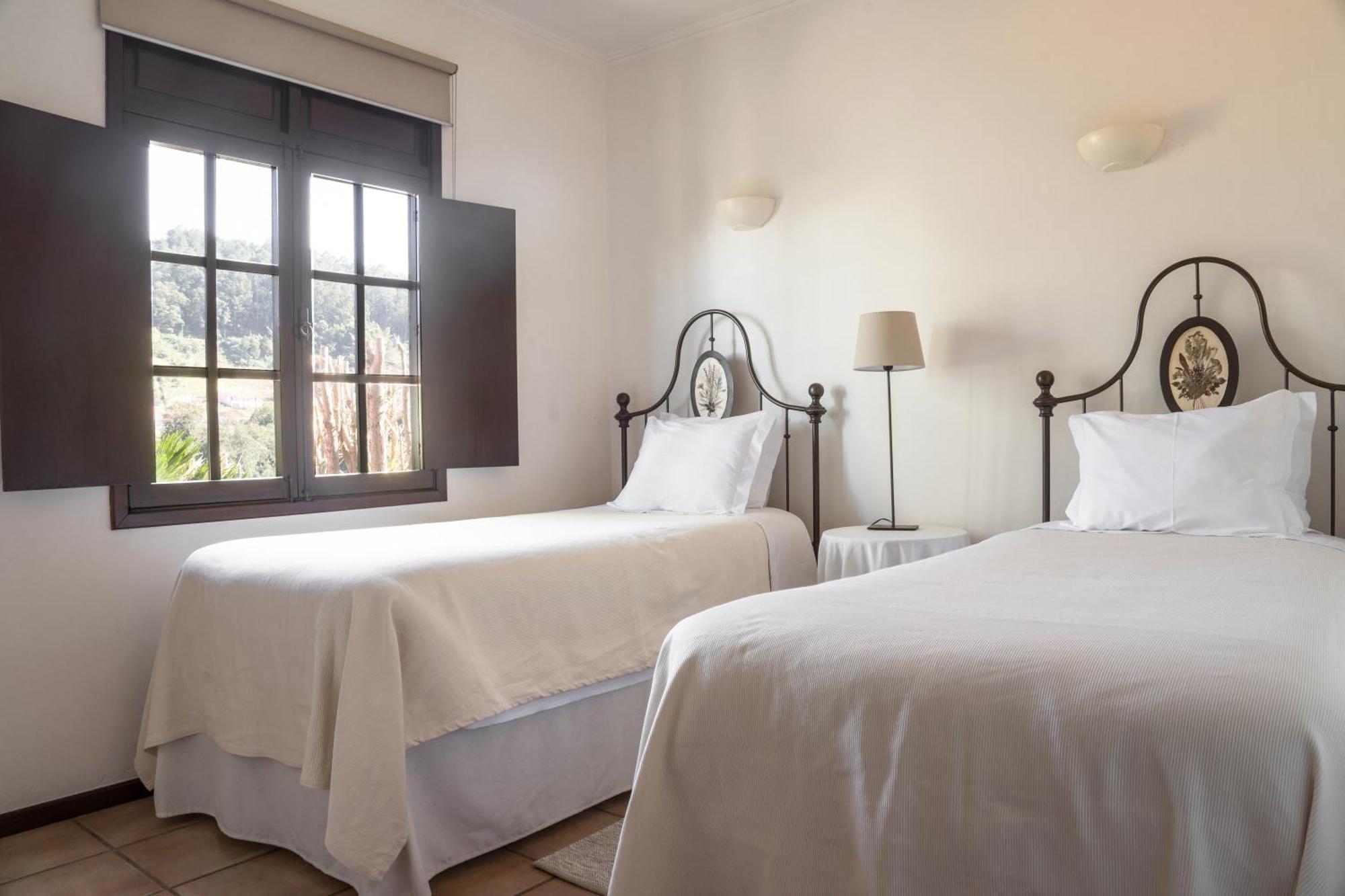 Casas De Campo Do Pomar B&B - Self Check-In Сантана Стая снимка
